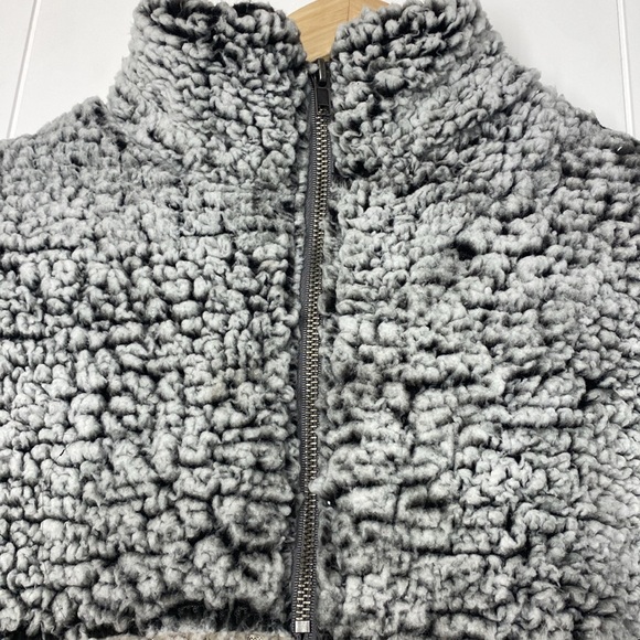 Thread & Supply 1/4 Zip Pullover Sherpa Jacket - Picture 3 of 9